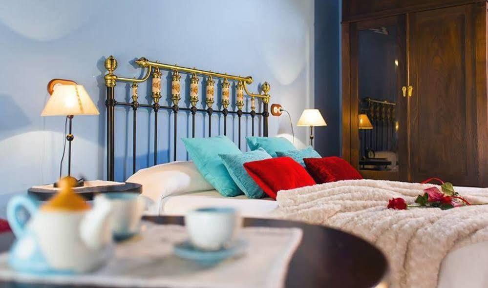 Os Tres Teixos Otel Adelán Dış mekan fotoğraf