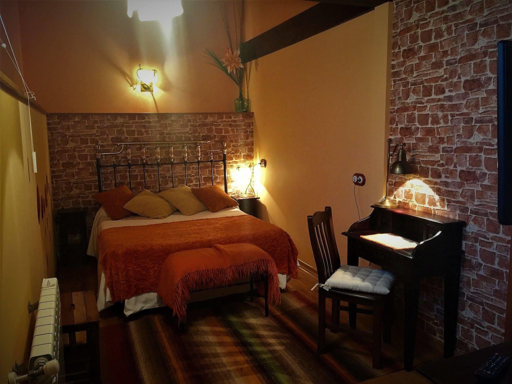 Os Tres Teixos Otel Adelán Dış mekan fotoğraf