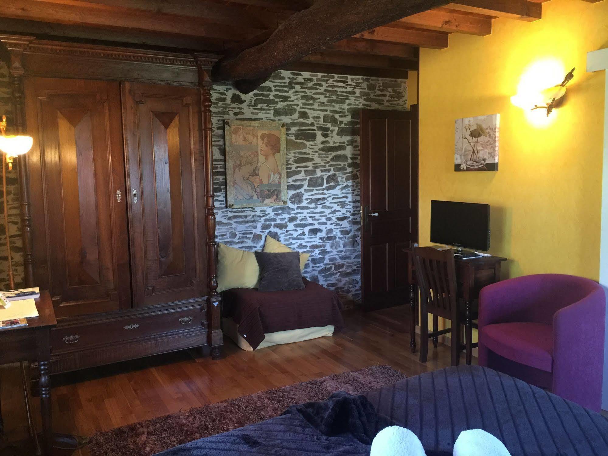 Os Tres Teixos Otel Adelán Dış mekan fotoğraf